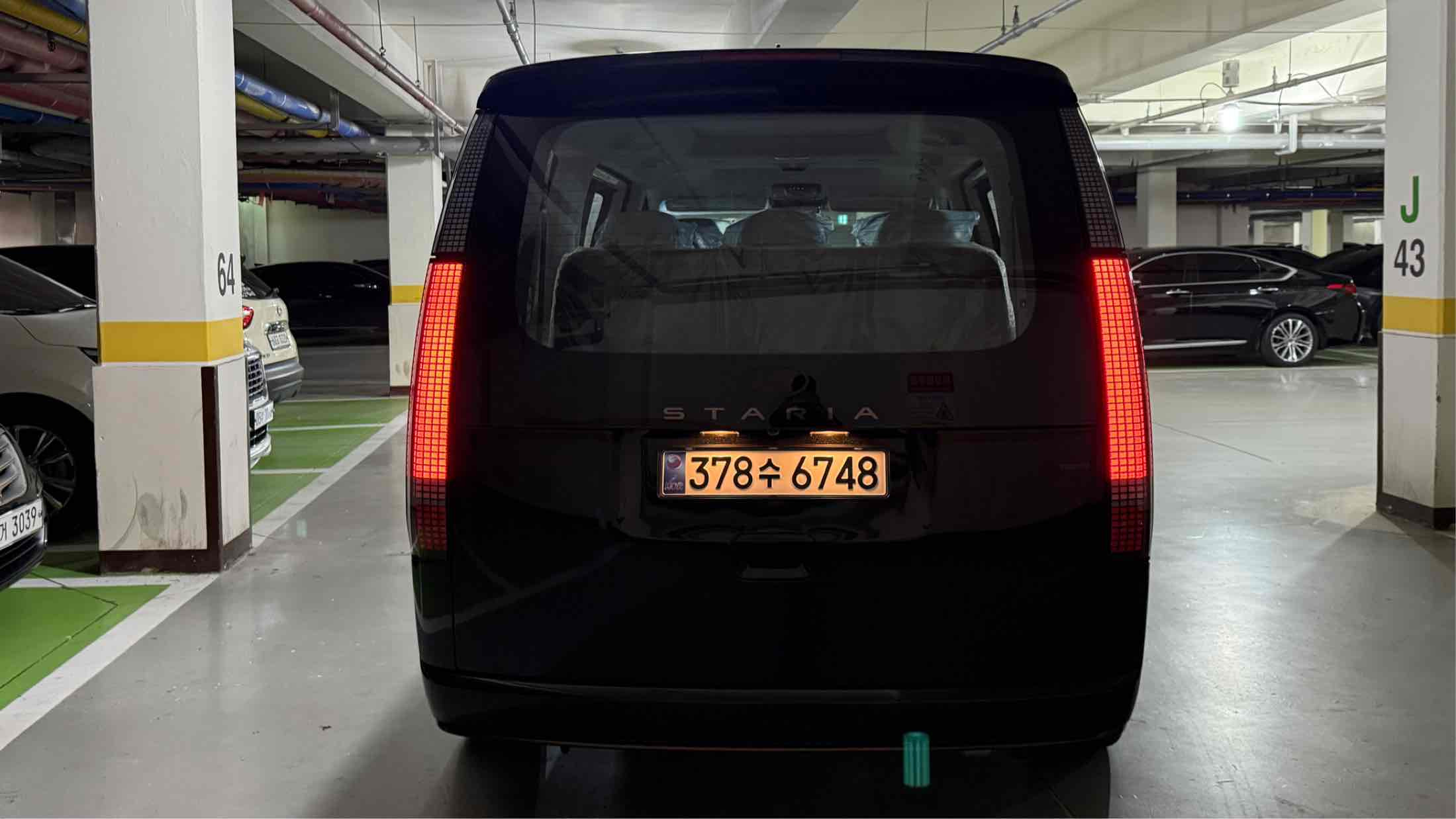 HYUNDAI STARIA 2025