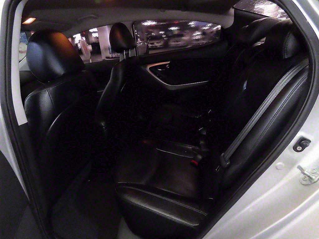 HYUNDAI AVANTE MD 2012