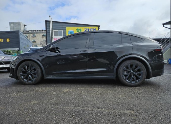 TESLA MODEL X 2023