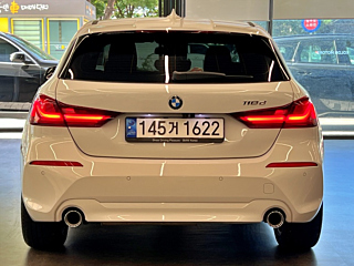 BMW 1-SERIES F40 2021