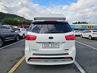 KIA CARNIVAL 2017