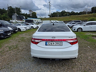 HYUNDAI GRANDEUR HG 2016