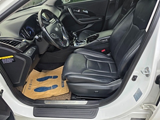 HYUNDAI GRANDEUR HG 2016