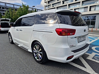 KIA CARNIVAL 2018