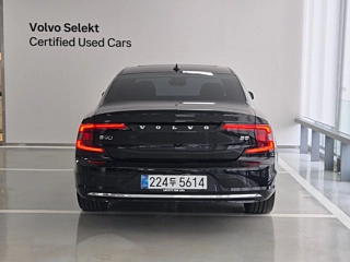 VOLVO S90 2025