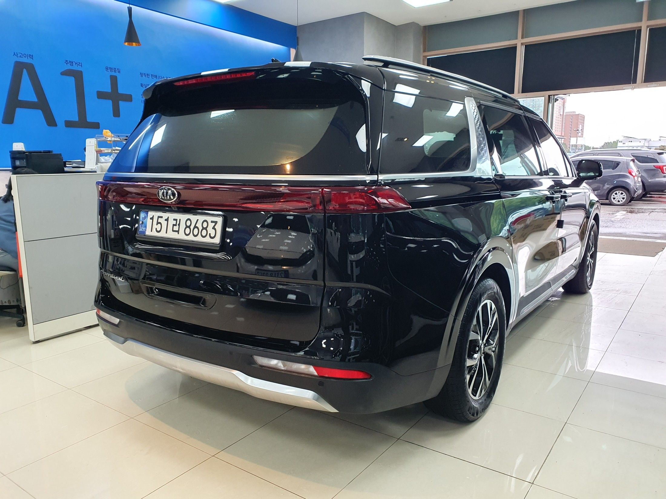 KIA CARNIVAL 2021