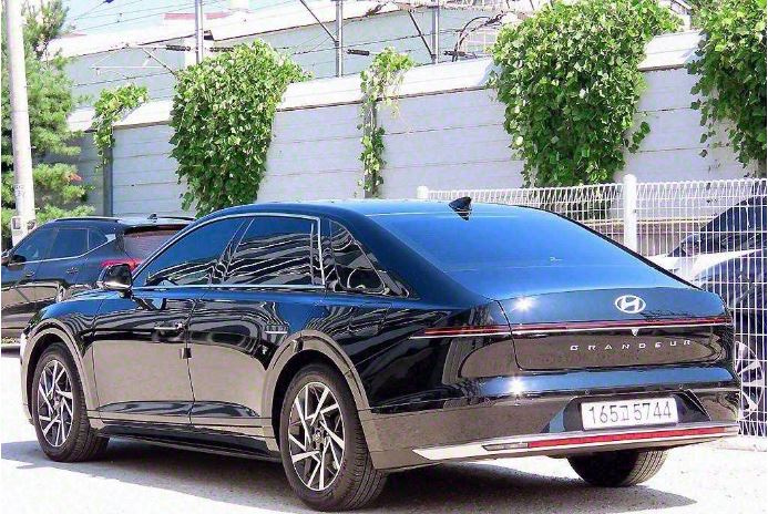 HYUNDAI GRANDEUR GN7 2023