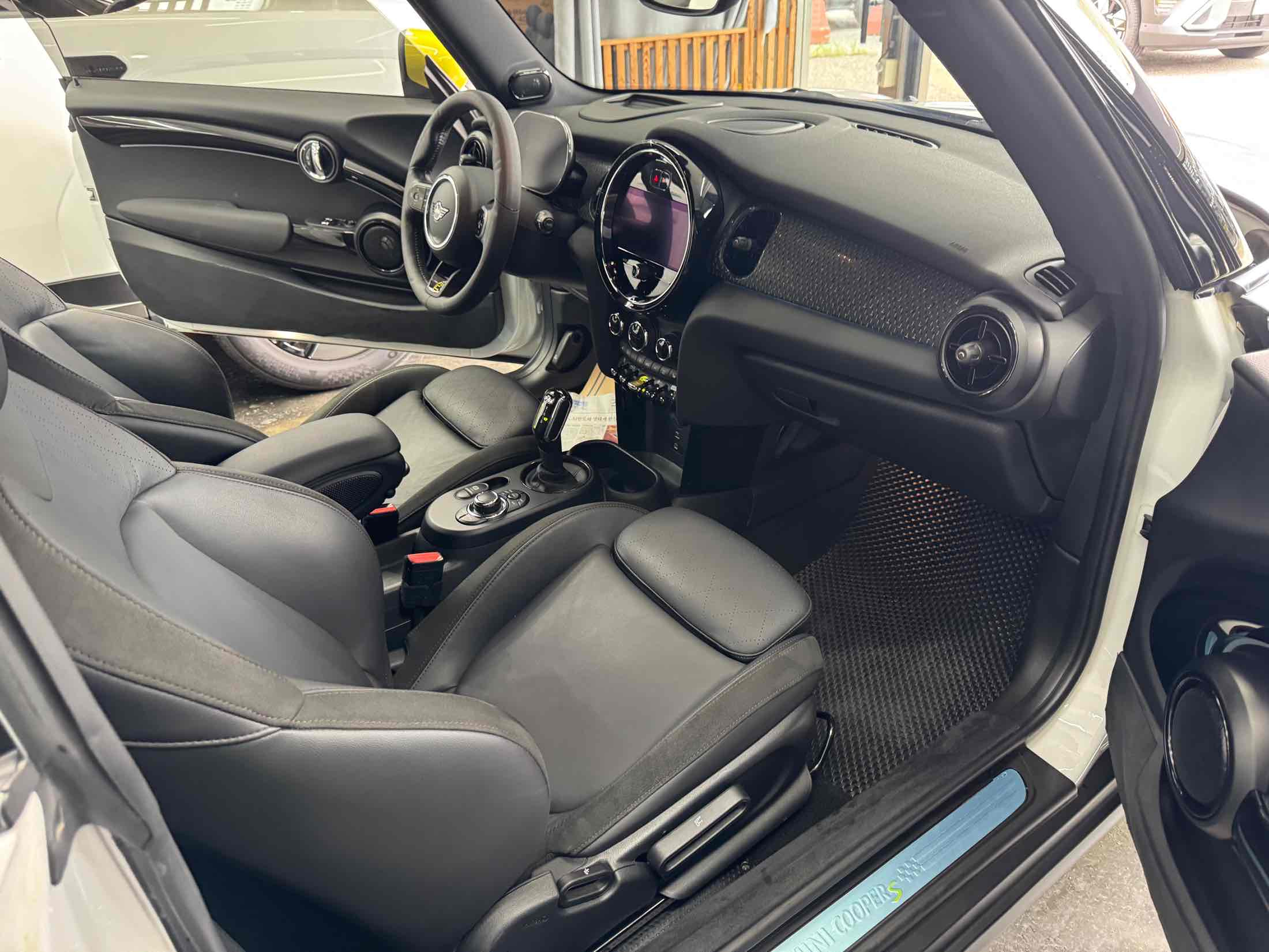 MINI COOPER ELECTRIC 2023