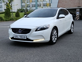 VOLVO V40 2014