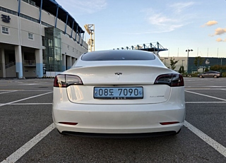 TESLA MODEL 3 2021