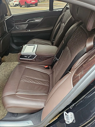 BMW 7-SERIES G11 2018