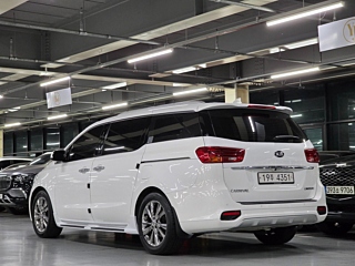 KIA CARNIVAL 2018