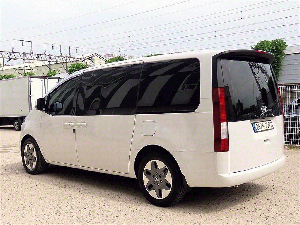 HYUNDAI STARIA 2024