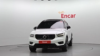 VOLVO XC40 2020