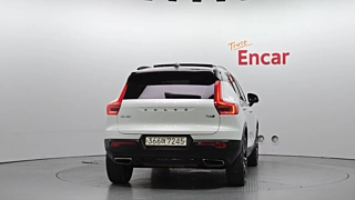 VOLVO XC40 2020