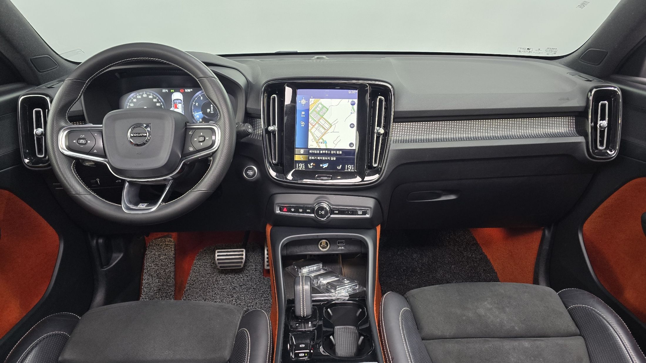 VOLVO XC40 2020