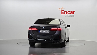BMW 5-SERIES G60 2024