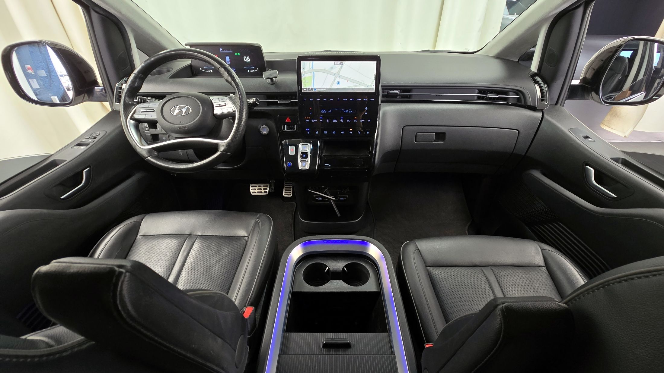HYUNDAI STARIA 2022