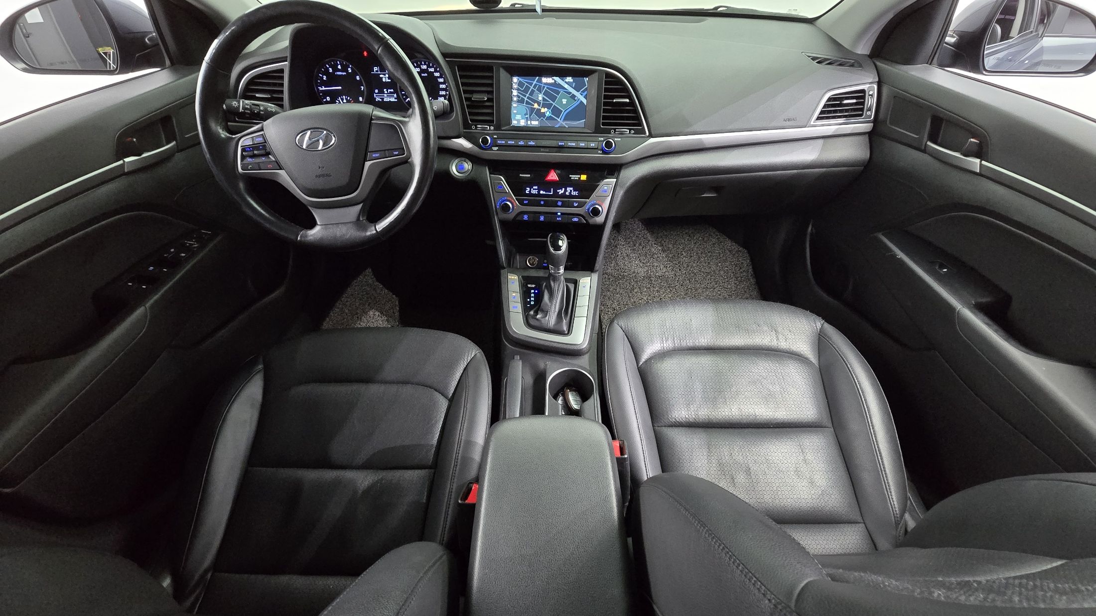 HYUNDAI AVANTE AD 2015