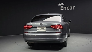 VOLKSWAGEN PASSAT 2018