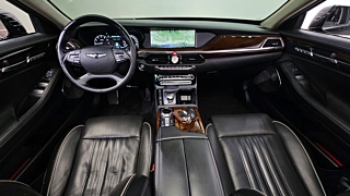 GENESIS EQ900 2017