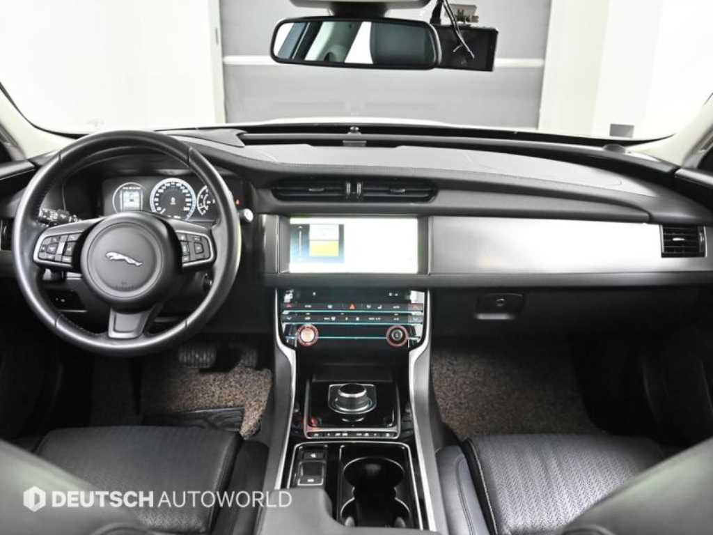 JAGUAR XF X260 2017