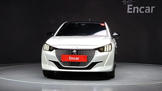 PEUGEOT E-208 2022