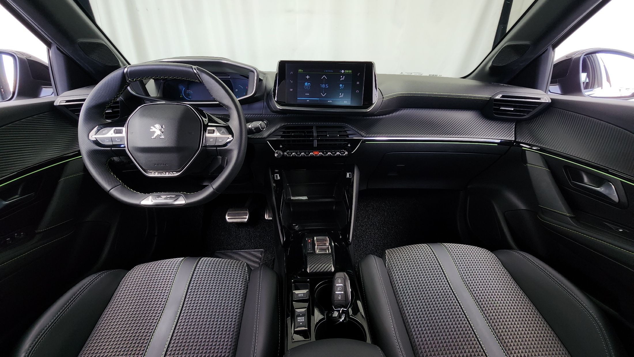 PEUGEOT E-208 2022
