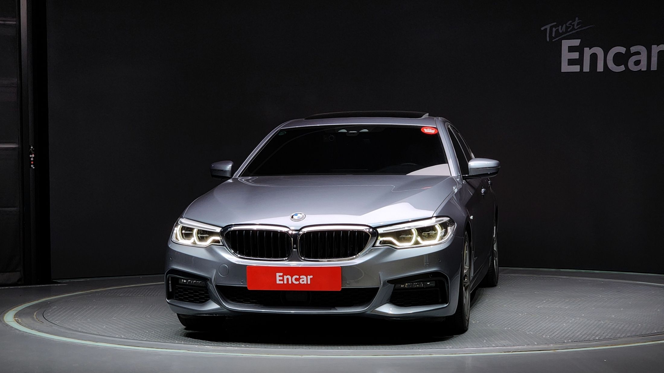 BMW 5-SERIES G30 2019