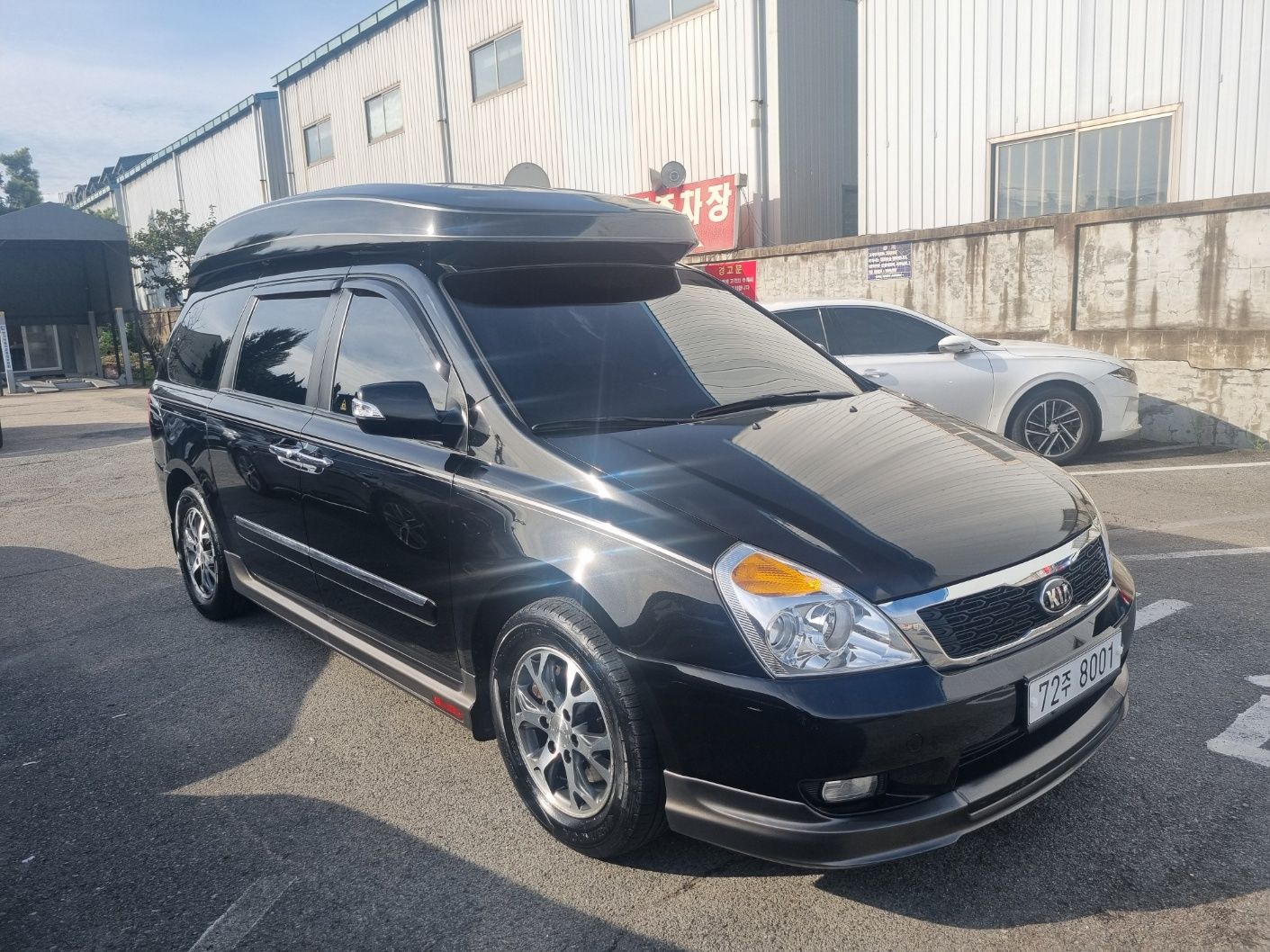 KIA CARNIVAL R 2012
