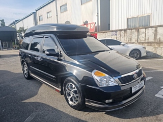 KIA CARNIVAL R 2012