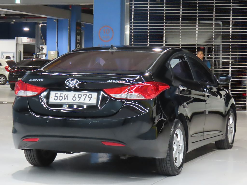 HYUNDAI AVANTE MD 2012