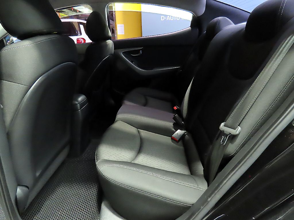 HYUNDAI AVANTE MD 2012