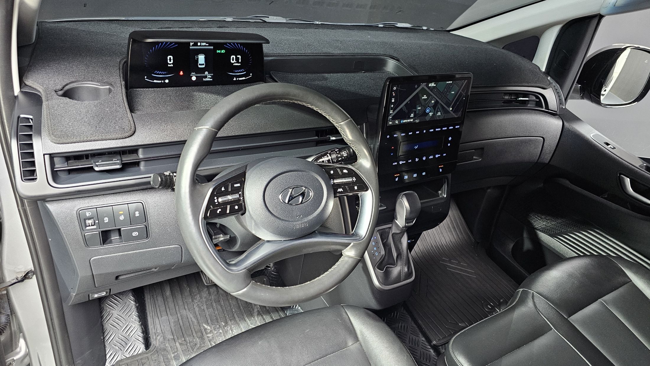 HYUNDAI STARIA 2022