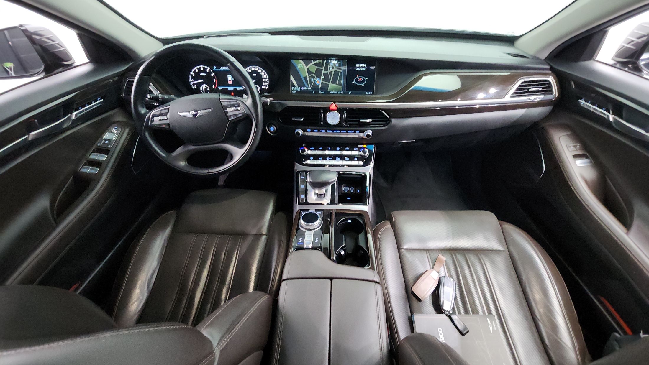 GENESIS EQ900 2018
