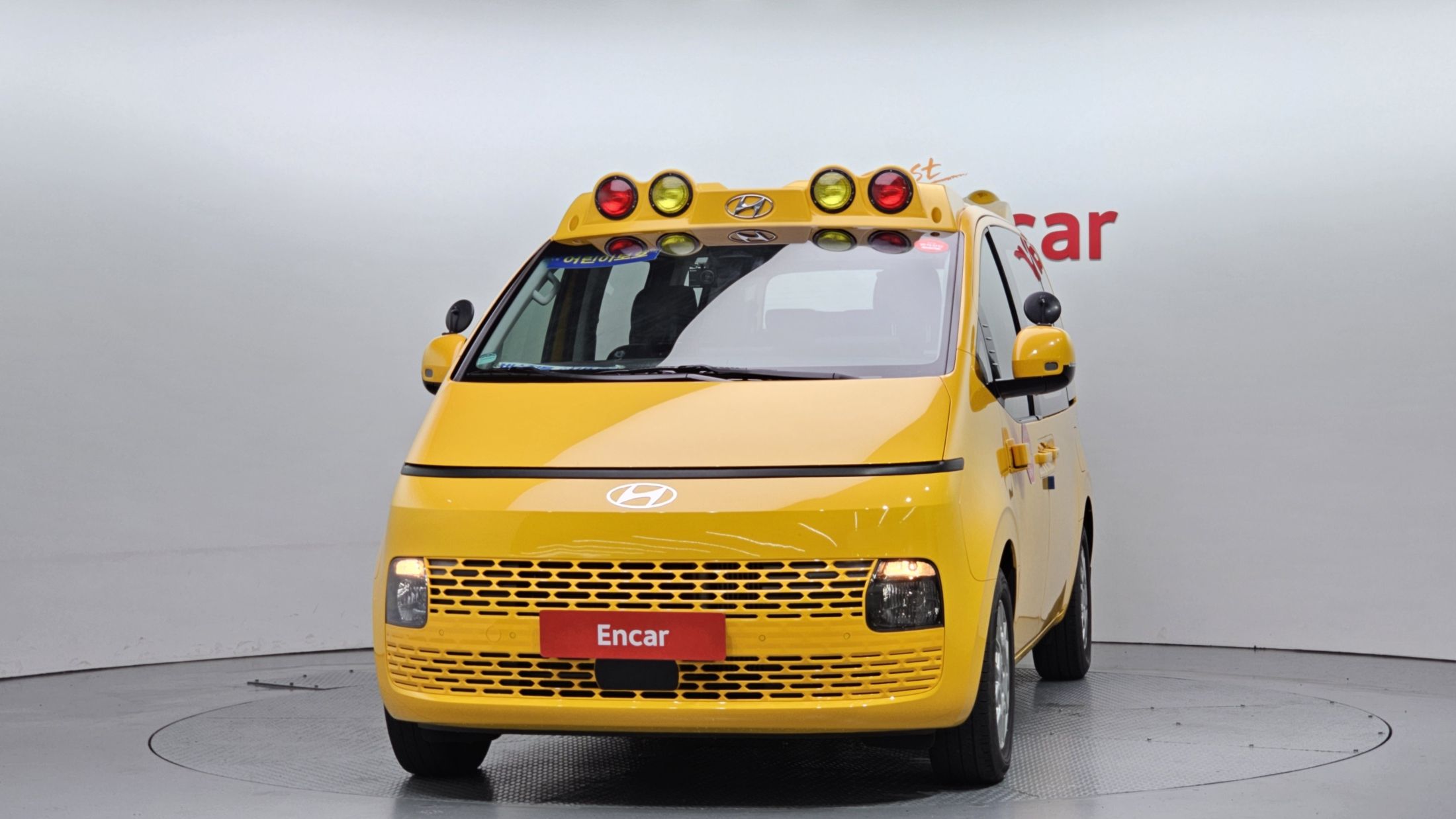 HYUNDAI STARIA 2024