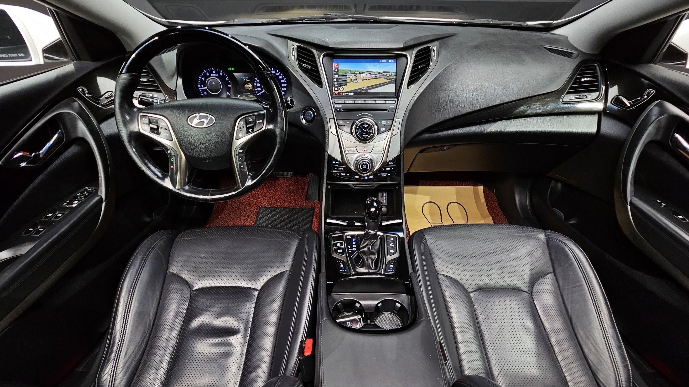 HYUNDAI GRANDEUR HG 2012