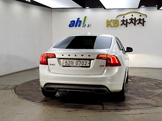 VOLVO S60 2016