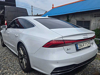 AUDI A7 4K 2021