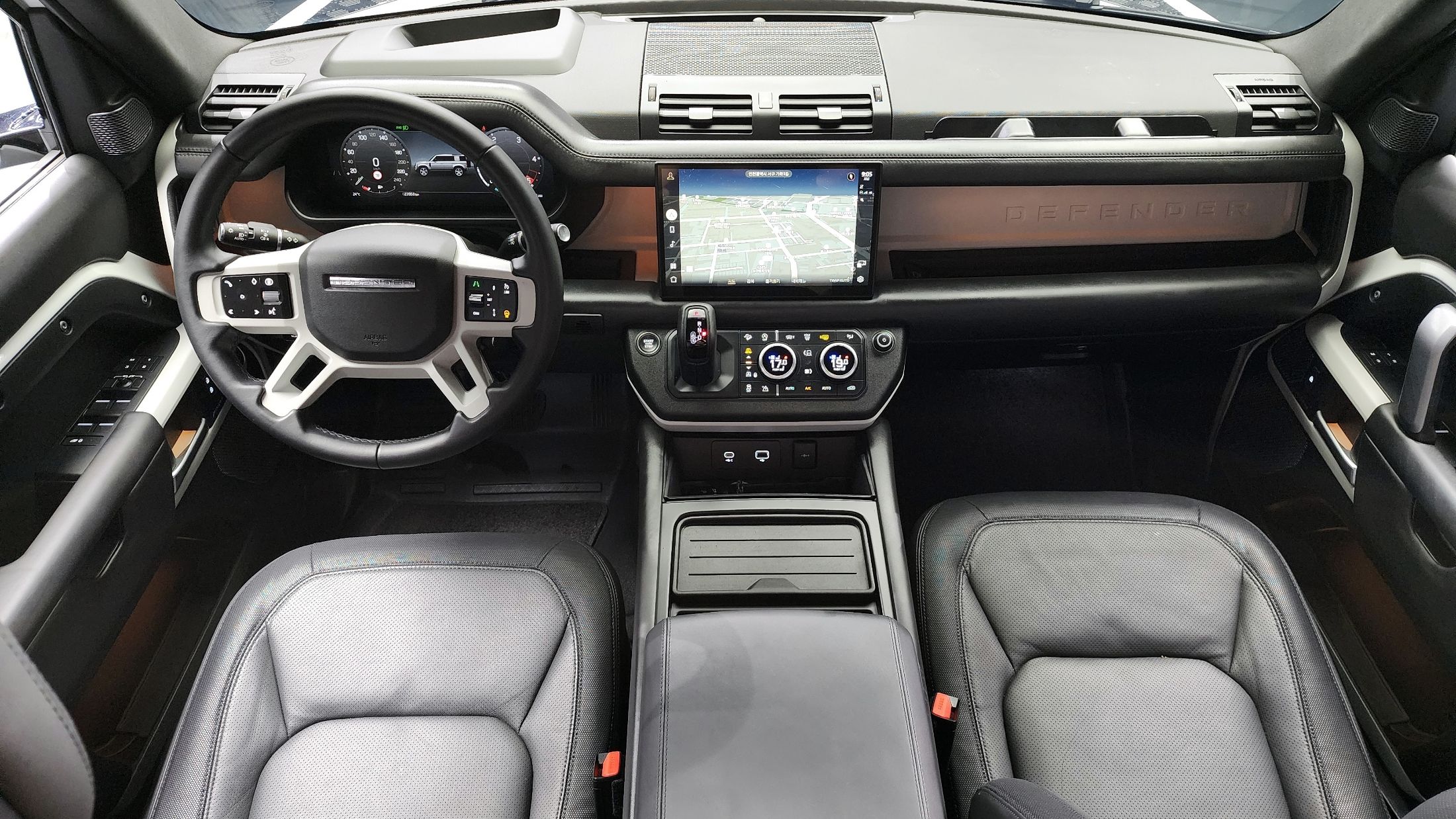 LAND ROVER DEFENDER L663 2024