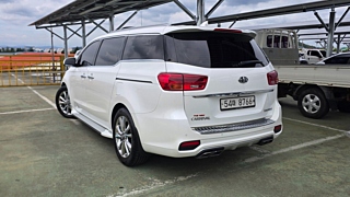 KIA CARNIVAL 2018