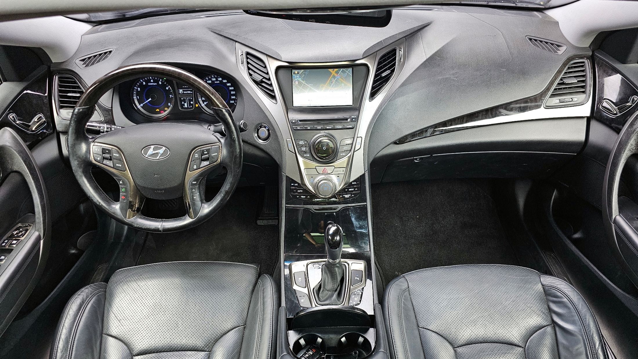 HYUNDAI GRANDEUR HG 2011