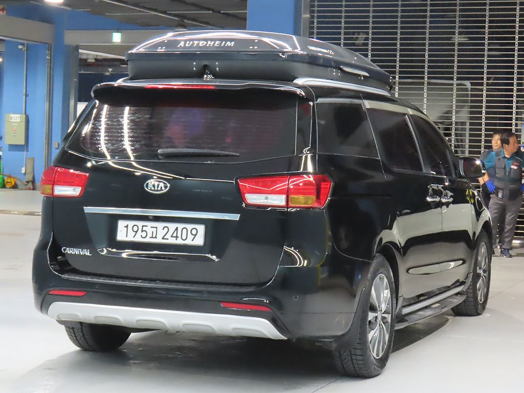 KIA CARNIVAL 2017
