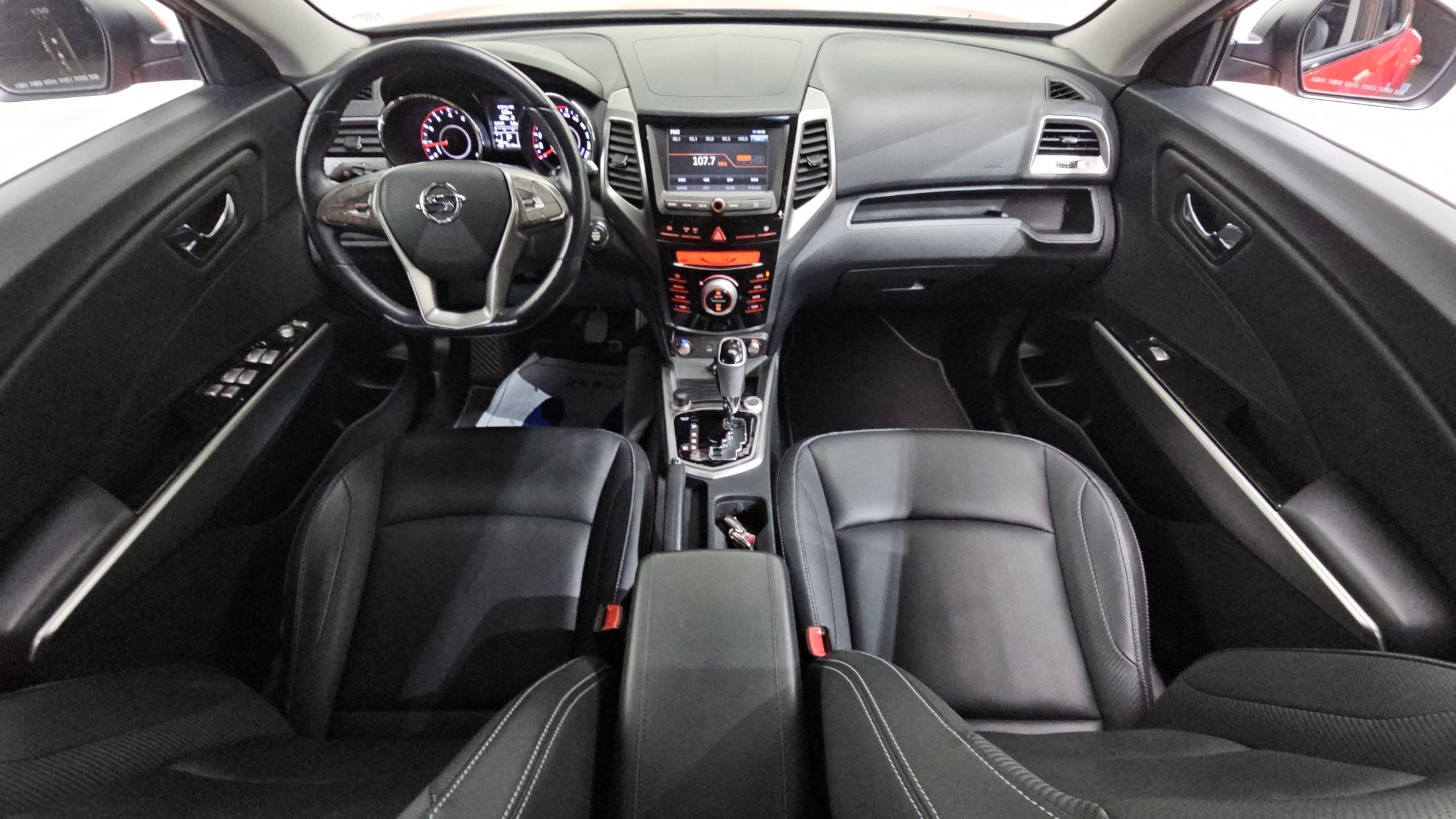 SSANGYONG TIVOLI 2015