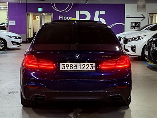 BMW 5-SERIES G30 2019