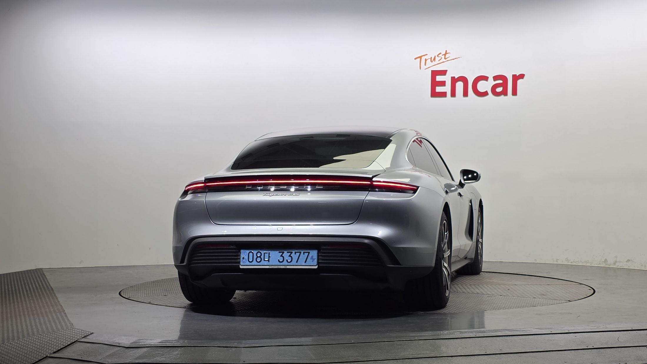 PORSCHE TAYCAN 2021