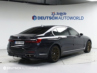BMW 7-SERIES G11 2016