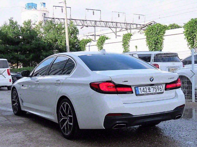 BMW 5-SERIES G30 2020