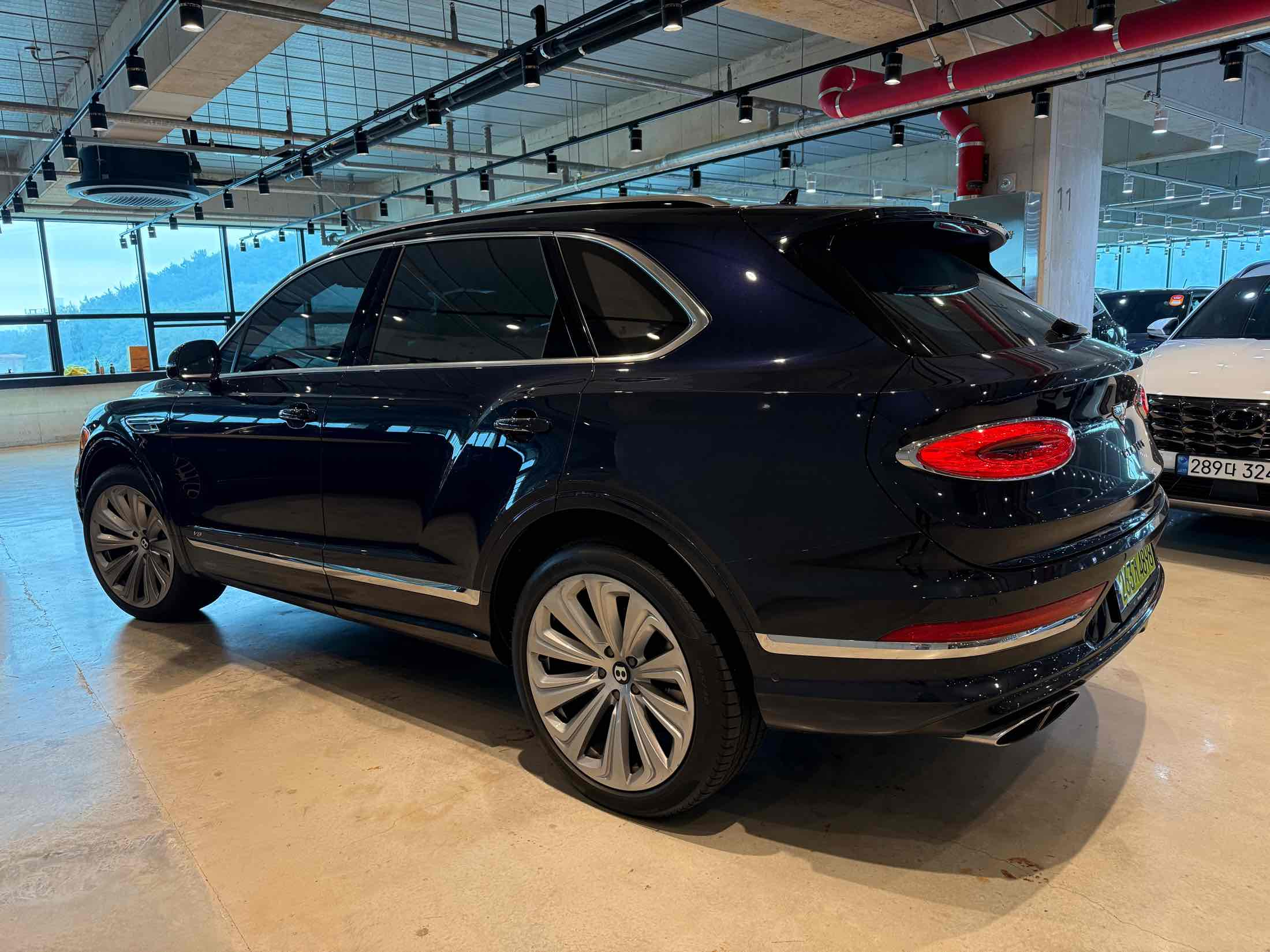 BENTLEY BENTAYGA 2021