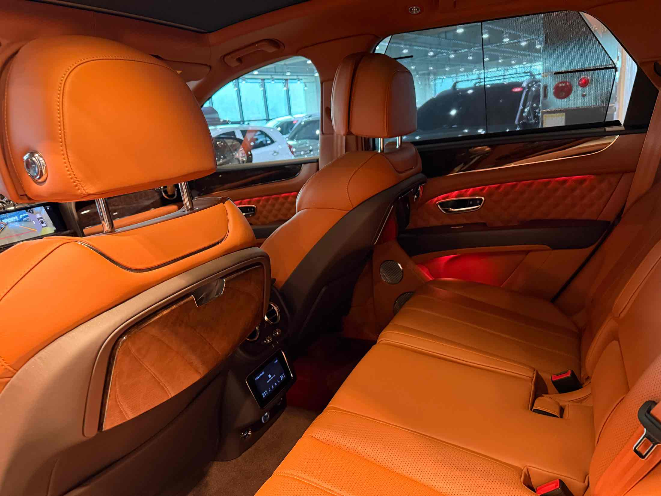 BENTLEY BENTAYGA 2021